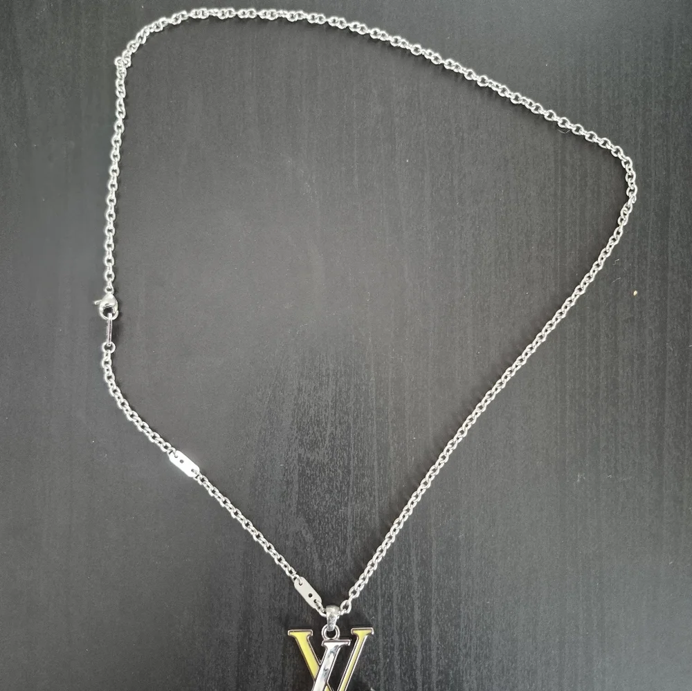 LV Silver Necklace - Picture 3 of 3